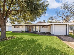 5125 Maple St, Bellaire, TX 77401