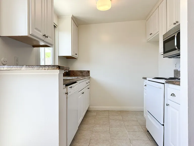 Clearbrook Ln (109) — Photo 8