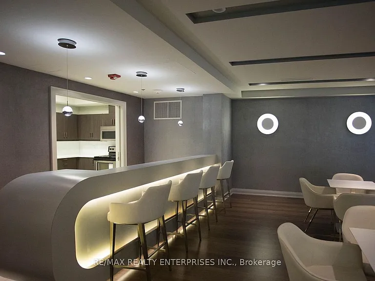 80 Esther Lorrie Dr #522 — Photo 11