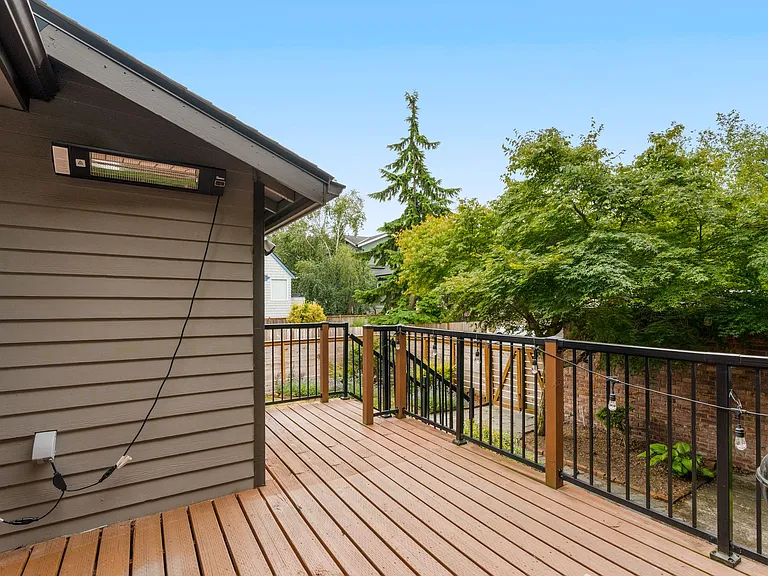 6017 SW Admiral Way — Photo 35