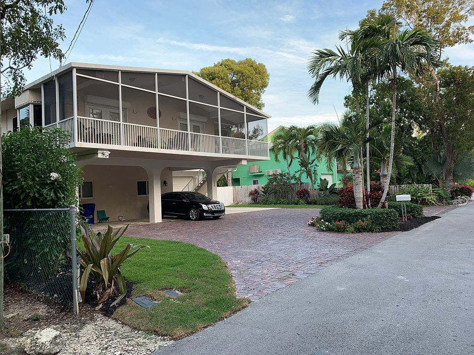 2nd image of 250 Key Honey Ln