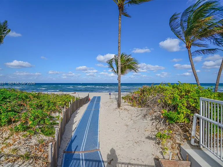 1950 S Ocean Dr #20D — Photo 19