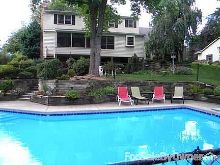 2nd image of 2730 Pinesboro Dr NE