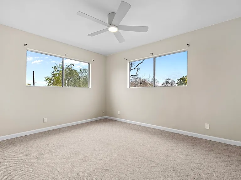 426 Santa Paula Ave — Photo 9