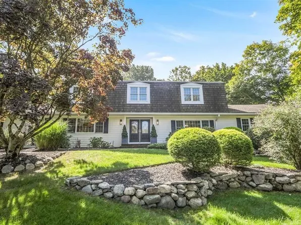 10 Aldbury Dr, Upper Saddle River, NJ 07458