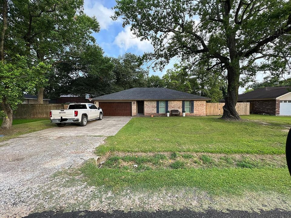 1st image of 871 Vivian St