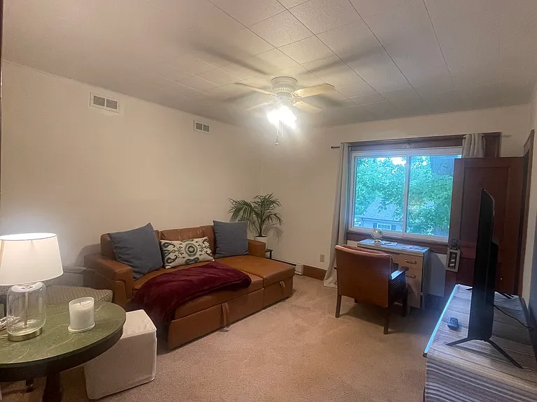 320 Wilson Ave — Photo 13