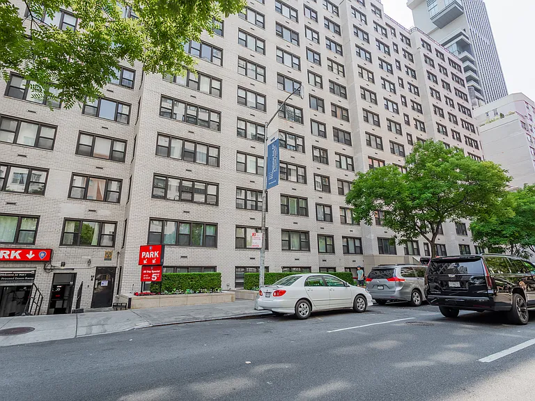 220 E 63rd St #1L — Photo 11