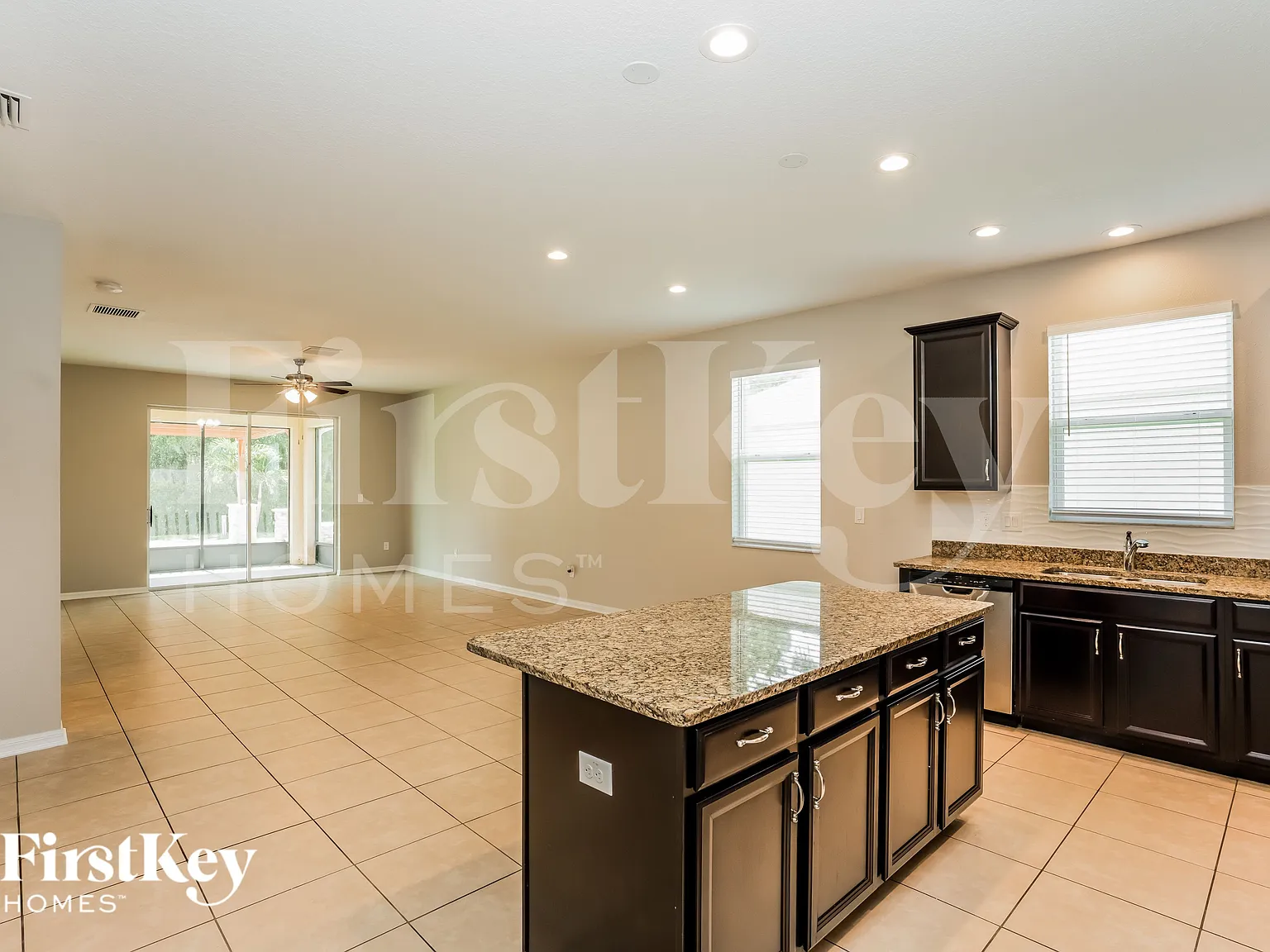 3 bed, 2.0 bath, 1677 sqft, $2,180 — Photo 4
