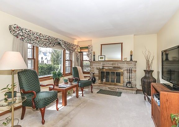 3rd image of 56 Claria Dr
