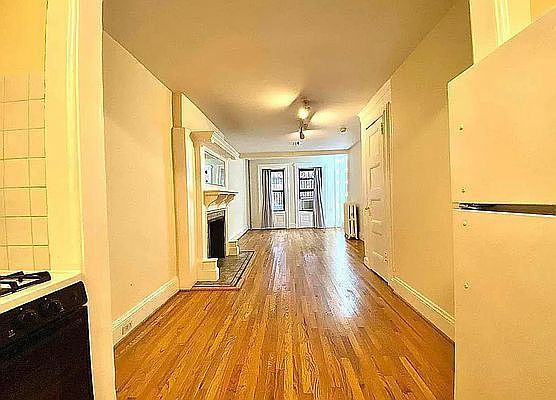 4th image of 335 W 84th St #10