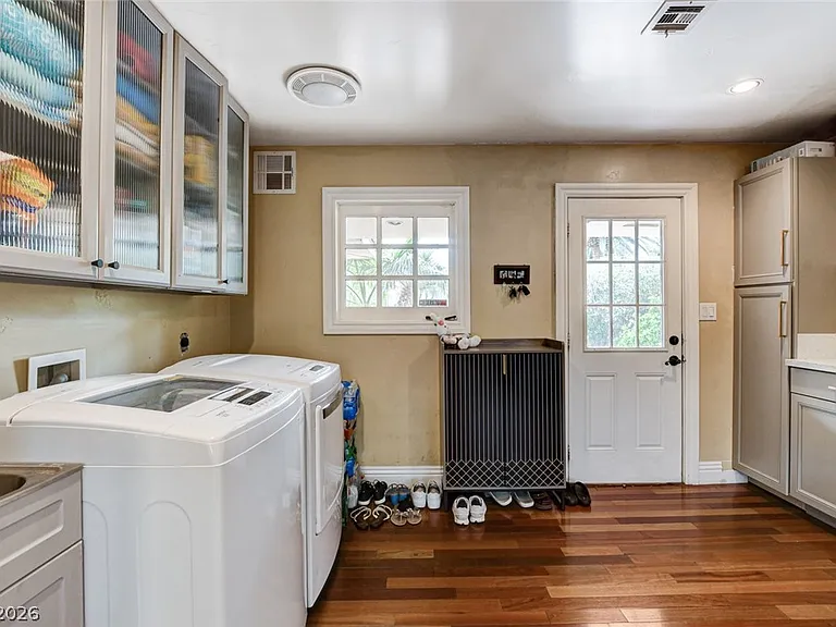 7001 Alamitos Cir — Photo 30