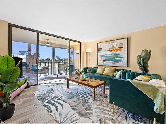 3rd image of 413 Augusta Blvd APT 302