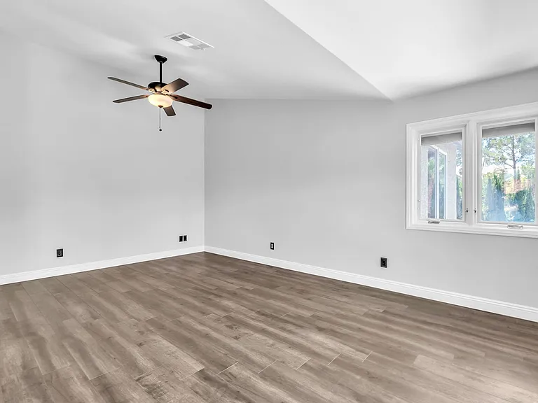 296 Doe Run Cir — Photo 185