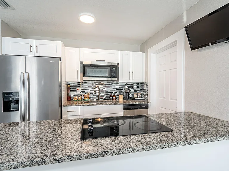 1601 NW 3rd Ln — Photo 9