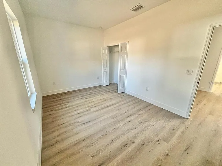 2349 W Oakland Ln — Photo 13