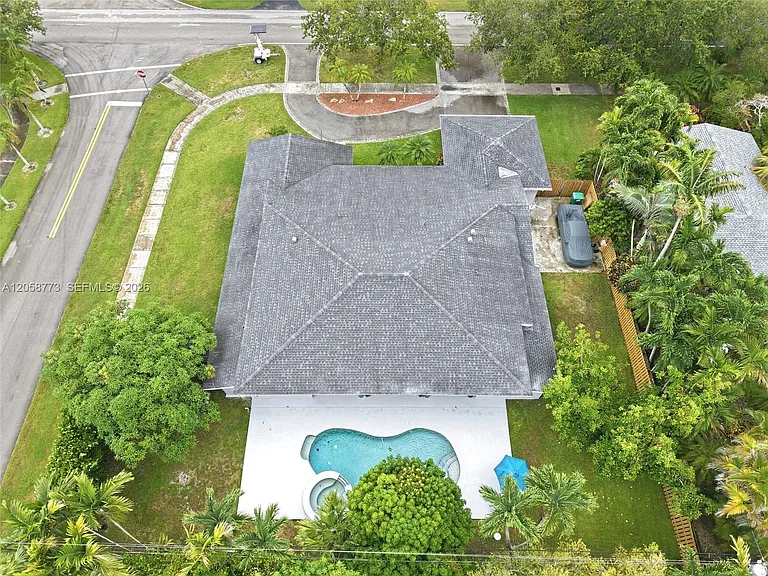 15845 SW 87th Ave — Photo 55