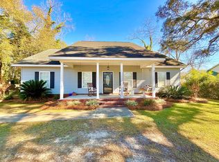 202 N Live Oak St, Geneva, AL 36340