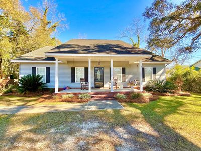 202 N Live Oak St, Geneva, AL, 36340