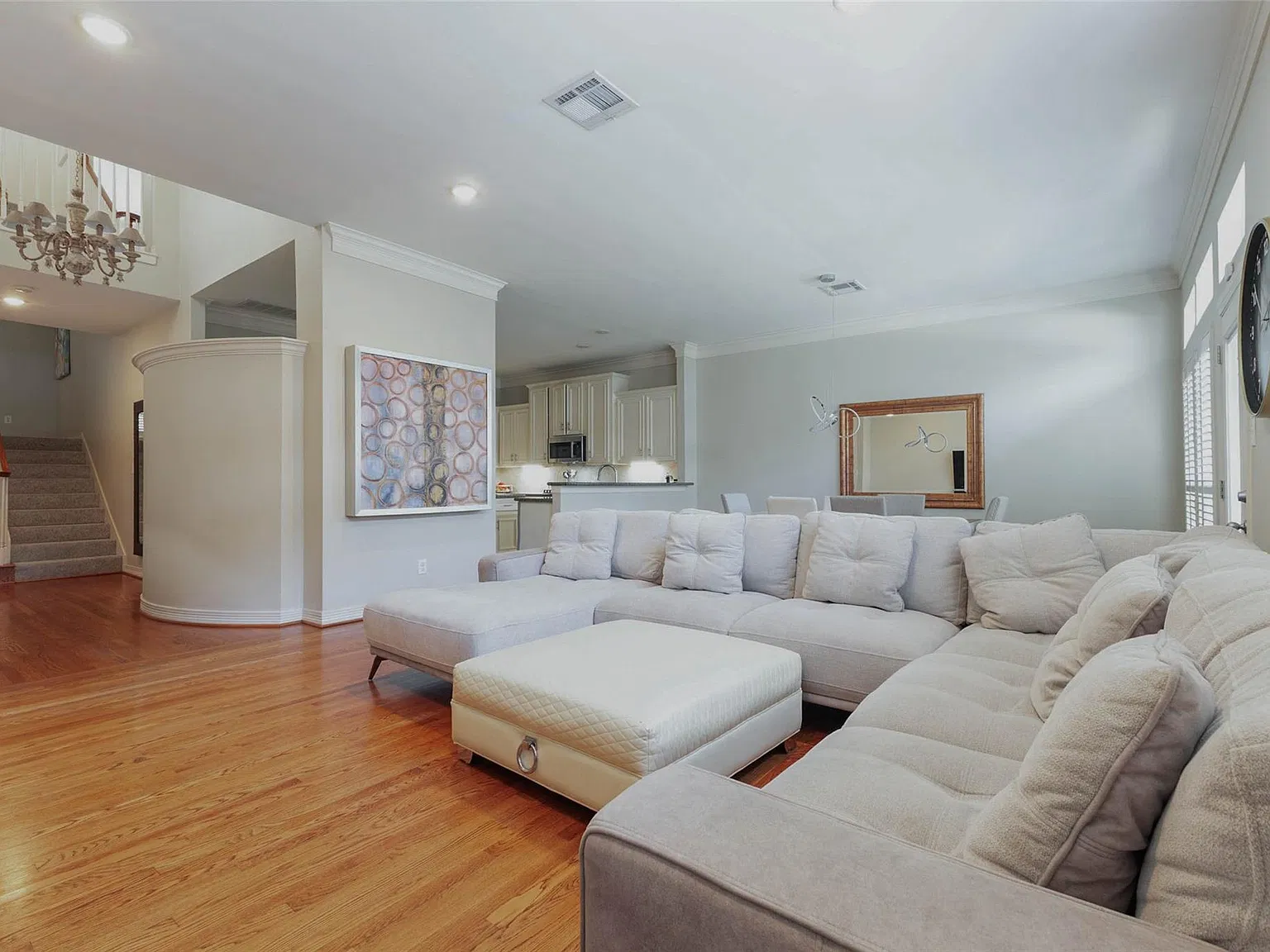 3 bed, 2.5 bath, 3616 sqft, $4,000 — Photo 4