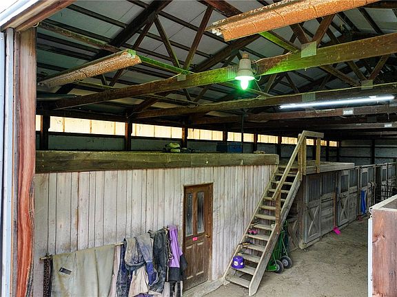 5th image of 846 Ada Ln