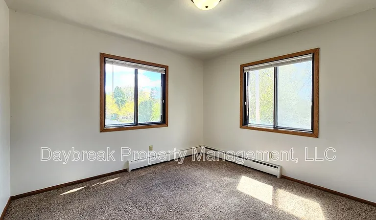 915 7th Ave N #17 — Photo 9