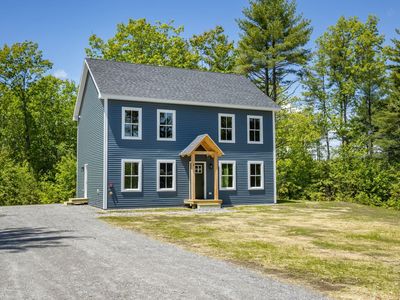 1 Lilac Lane, Raymond, ME, 04071