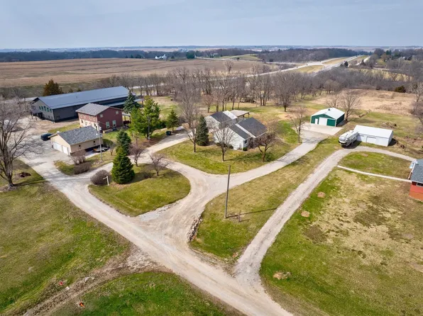 13069 Garst Trl, Indianola, IA 50125