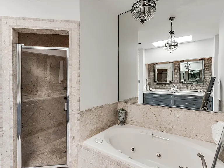 2108 Driscoll St — Photo 44