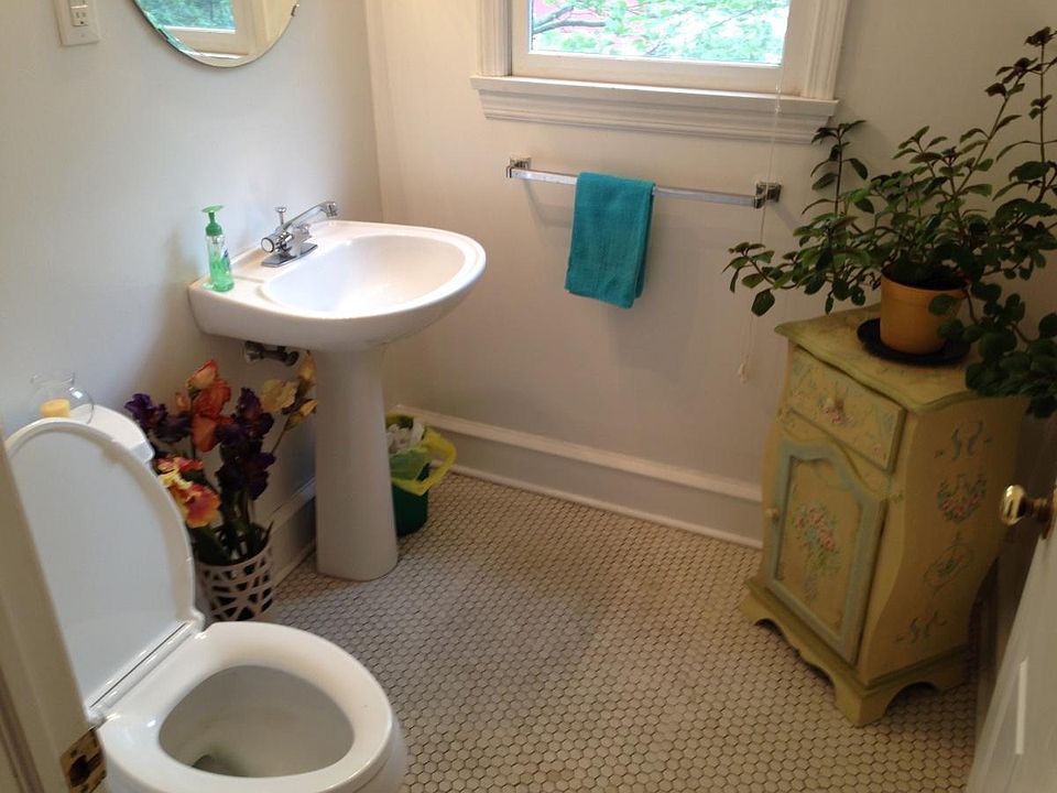 Powder room