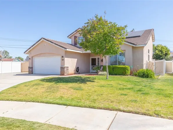 33852 Glenoaks Dr, Yucaipa, CA 92399