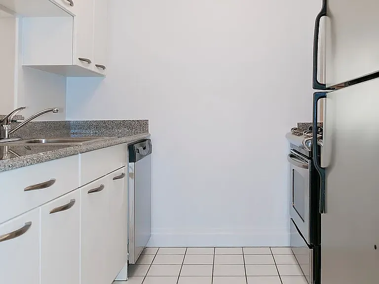150 E 44th St #45D — Photo 6