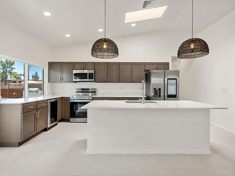 3217 N Mountain Ave — Photo 17