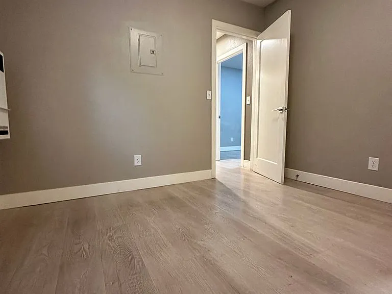 1131 Warren St & 1524 Willow - 1534 Willow #D — Photo 19