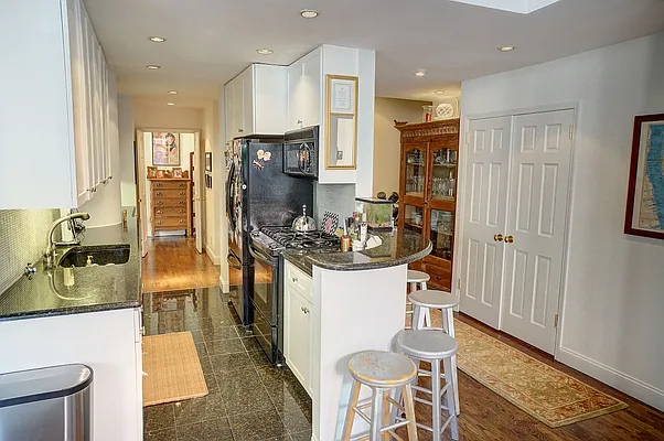 Sold by REGII | media 5