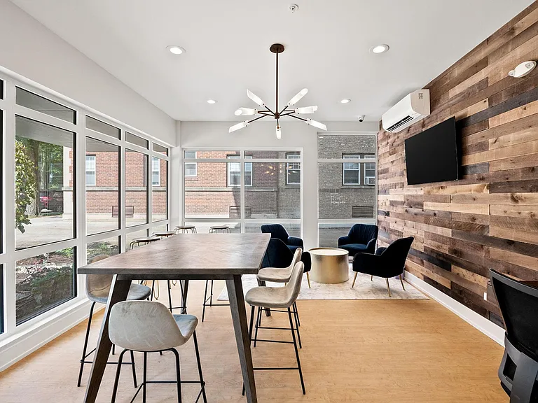 2211 Maple Ave #203 — Photo 8