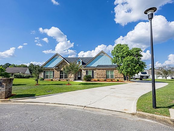2nd image of 277 Silver Maple Ln