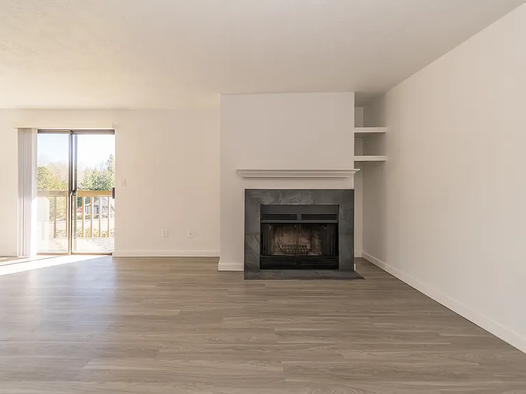Hallwood Apartments — Photo 37