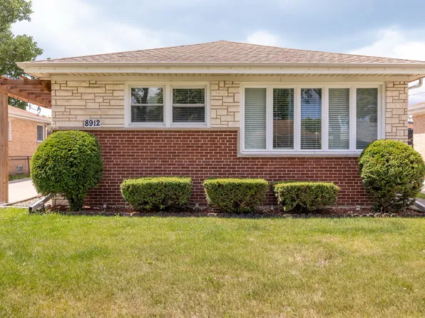 8912 Ozark Ave, Morton Grove, IL 60053