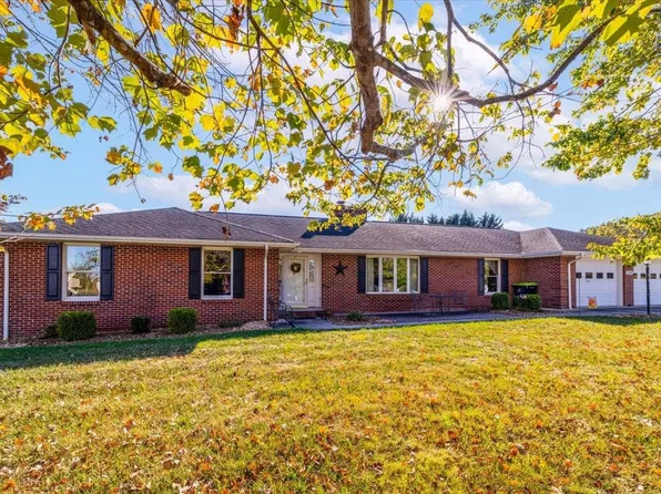 1004 Morehead Ln, Pulaski, VA 24301