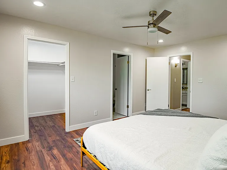6702 N West Ave — Photo 16
