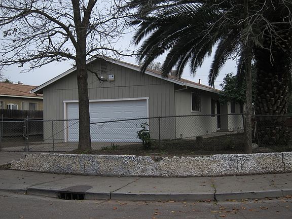 2nd image of 1105 E 8th St