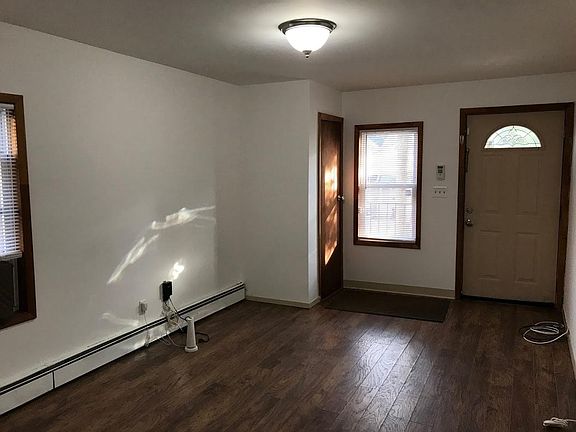 4th image of 640 Van Duzer St