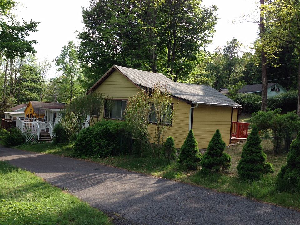 2nd image of 12 Birch Acres East