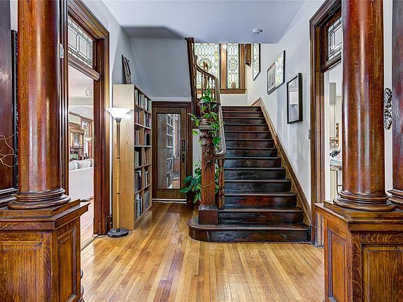 4th image of 5116 Washington Pl