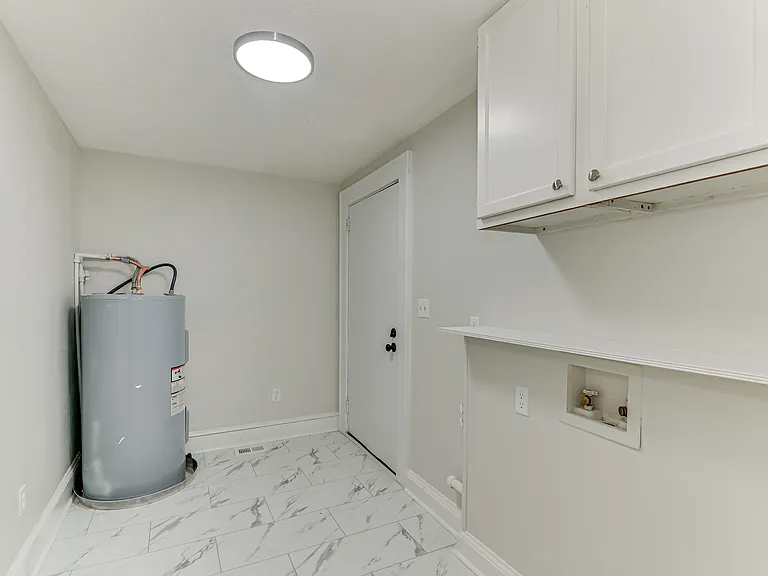 2353 Redwood Dr — Photo 16