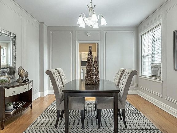 4th image of 4440 Lindell Blvd APT 303