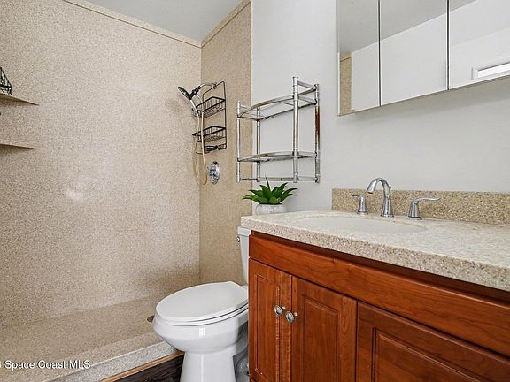 4th image of 2870 Locksley Rd