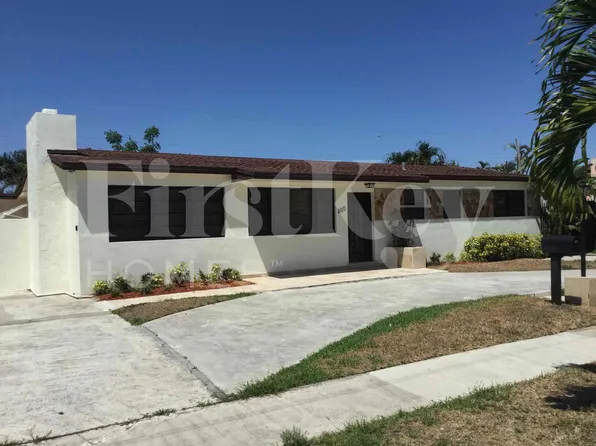 855 W 72nd St, Hialeah, FL 33014