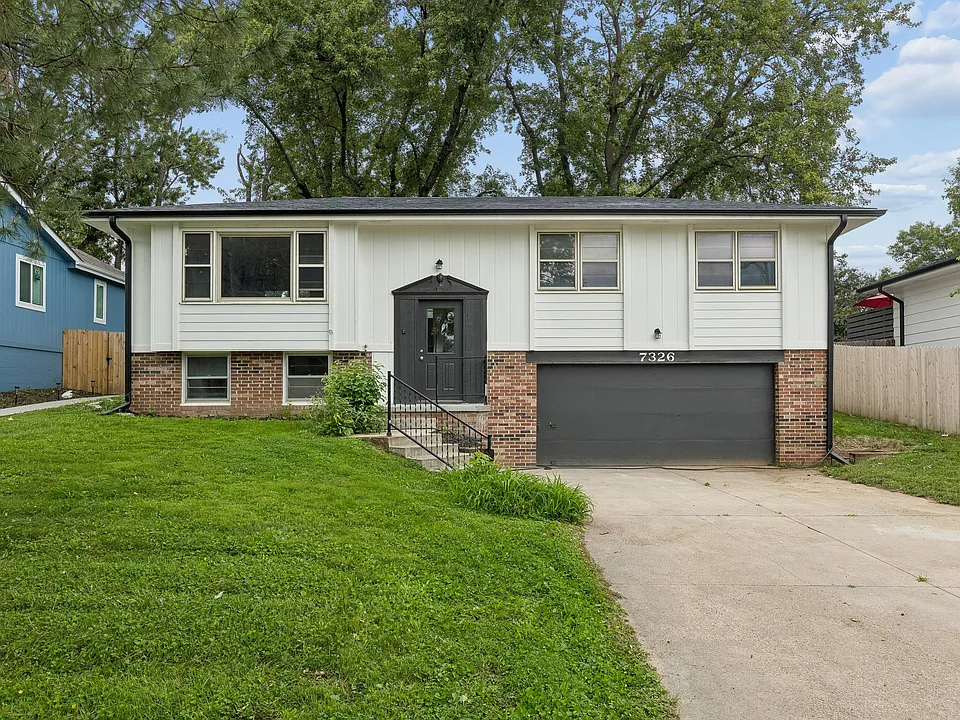 7326 Plum Dale Rd